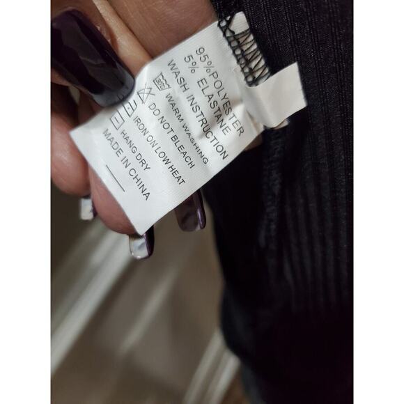 Black Solid Women's Polyester Casual Top & Skirt 2 Piece Romper Set Size Medium - Picture 8 of 9